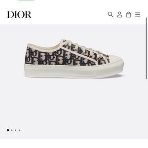 SOLD💕Dior walk ‘ n ‘ Dior sneakers